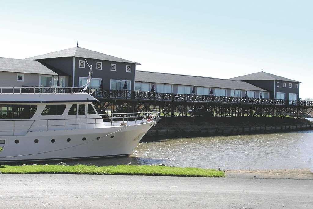 Howard Johnson Marinas & Resort San Pedro  Exterior photo
